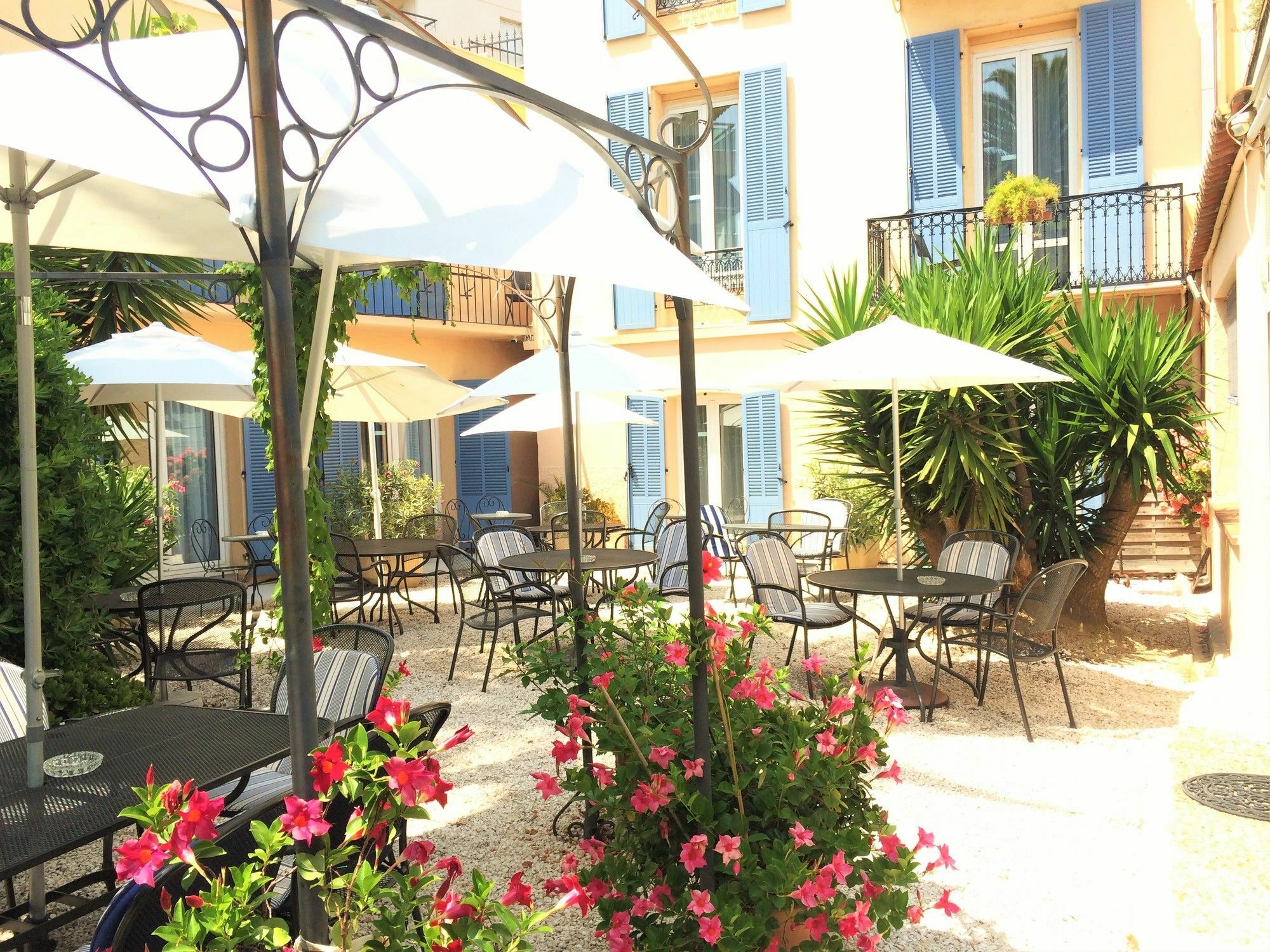 Hôtel l'Olivier - Piscine&Parking Cannes Exterior foto
