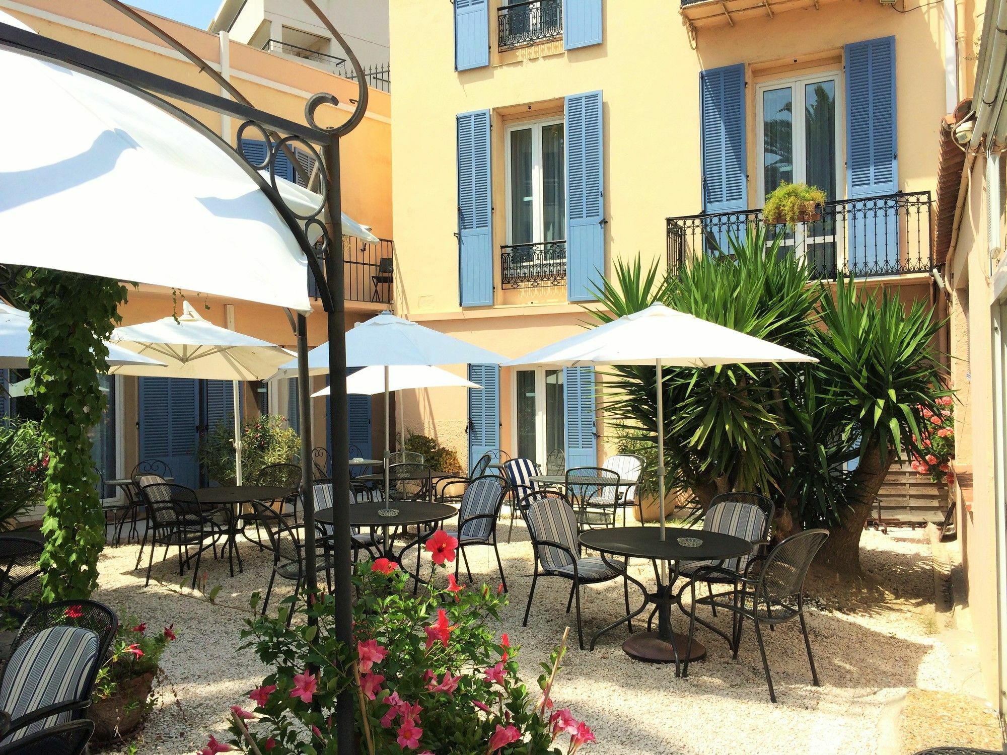 Hôtel l'Olivier - Piscine&Parking Cannes Exterior foto