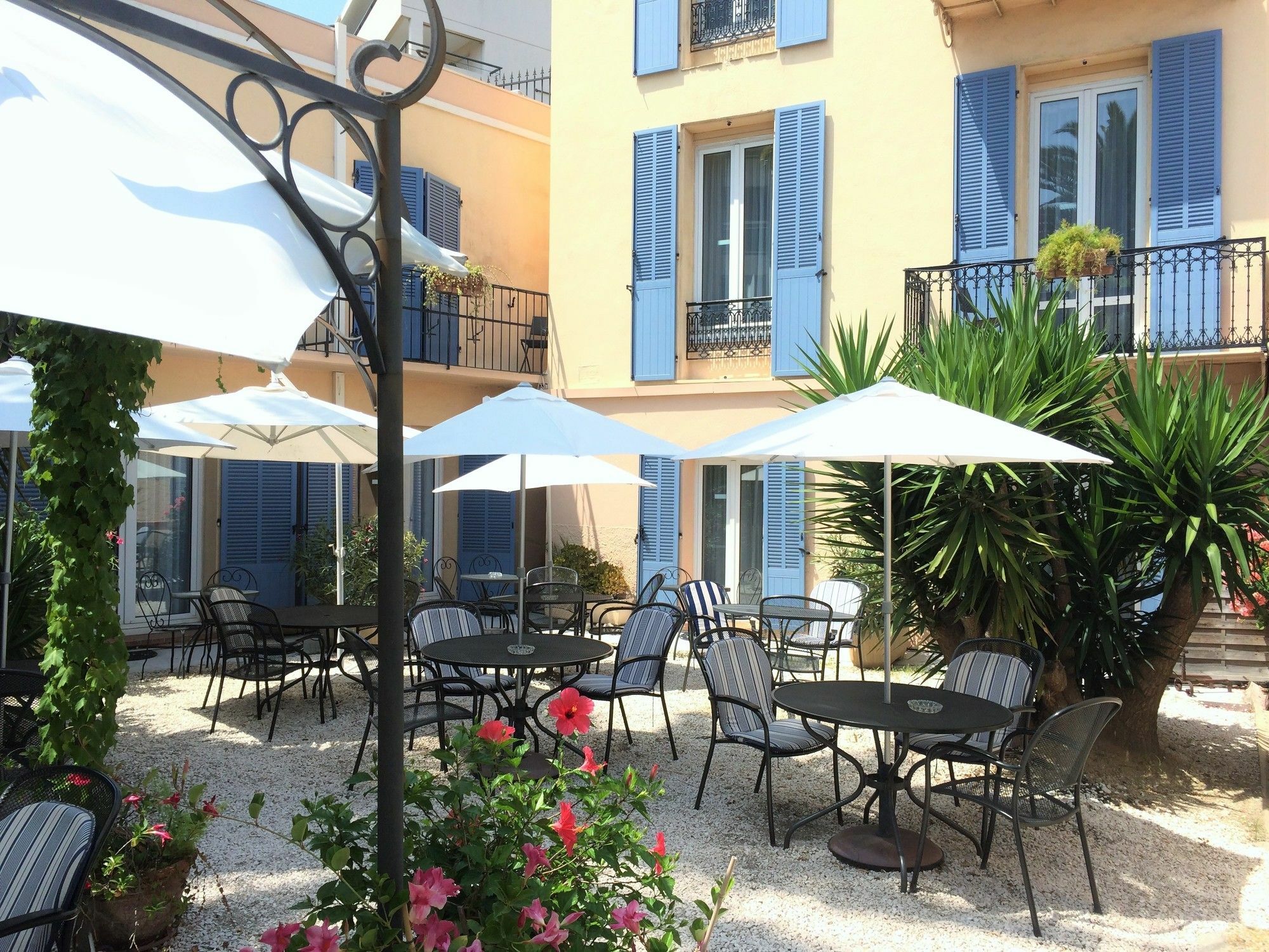 Hôtel l'Olivier - Piscine&Parking Cannes Exterior foto